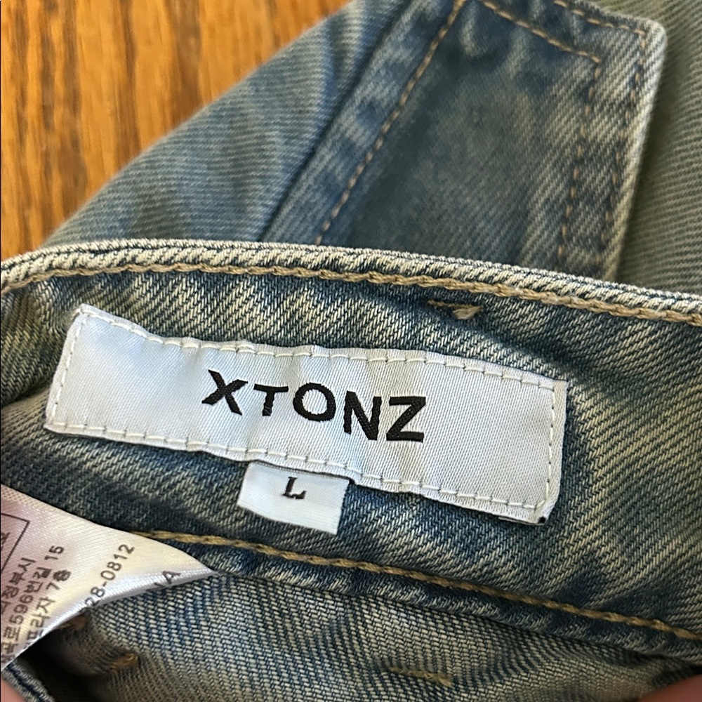XTonz Jeans Men’s Size L Distressed Barrel Leg Denim Hipster Oversized NWT - Picture 3 of 12
